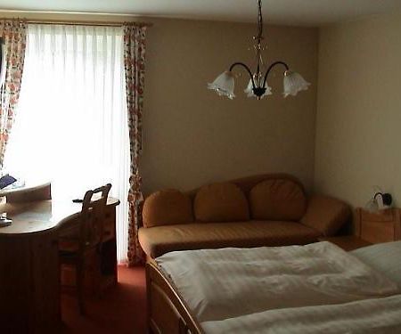 Hotel Am Suedring Memmingen Oda fotoğraf